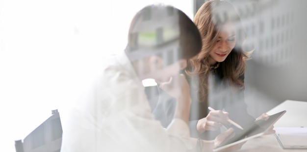 young-professional-business-team-brainstorming-project_67155-3130